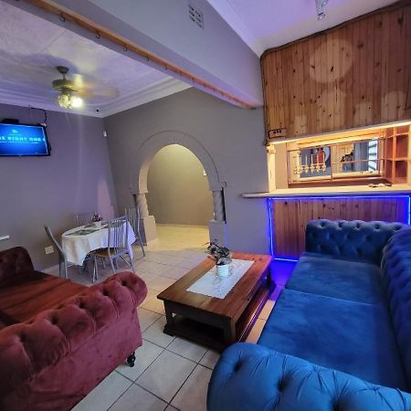 La-Nuel Guest Lodge Boksburg Buitenkant foto