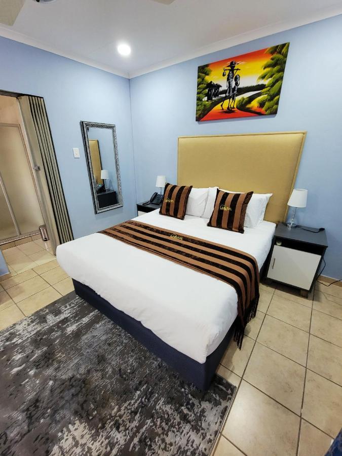 La-Nuel Guest Lodge Boksburg Buitenkant foto