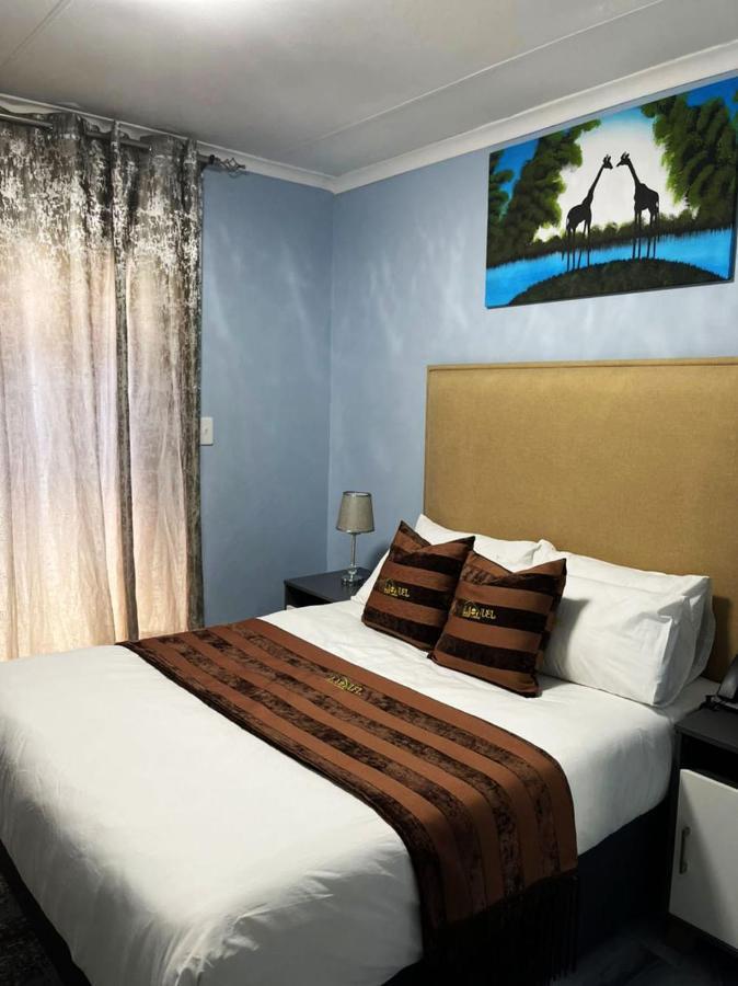 La-Nuel Guest Lodge Boksburg Buitenkant foto