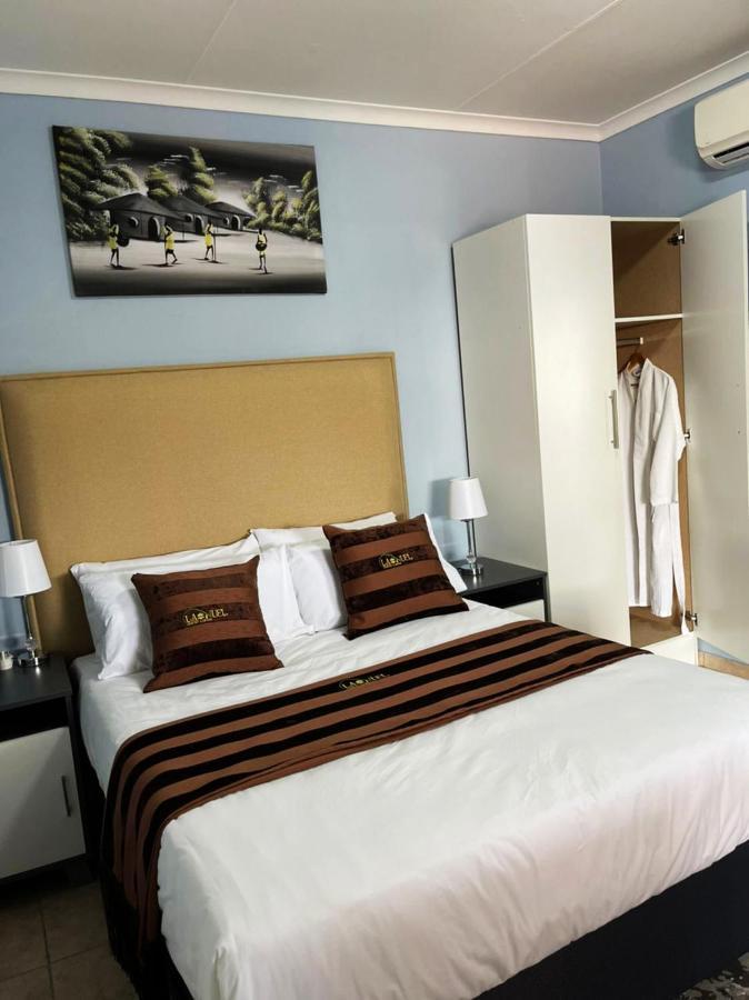 La-Nuel Guest Lodge Boksburg Buitenkant foto