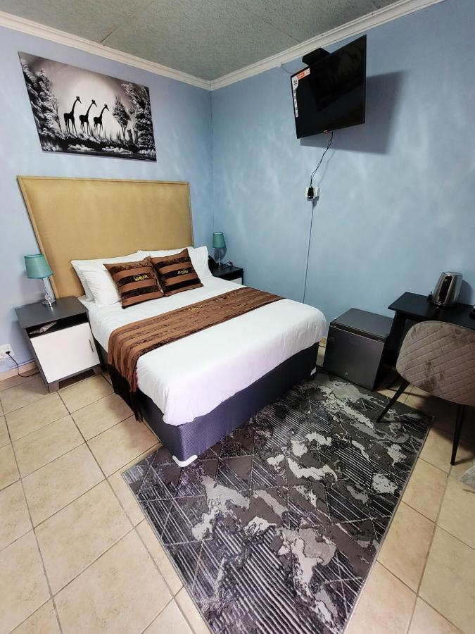 La-Nuel Guest Lodge Boksburg Buitenkant foto