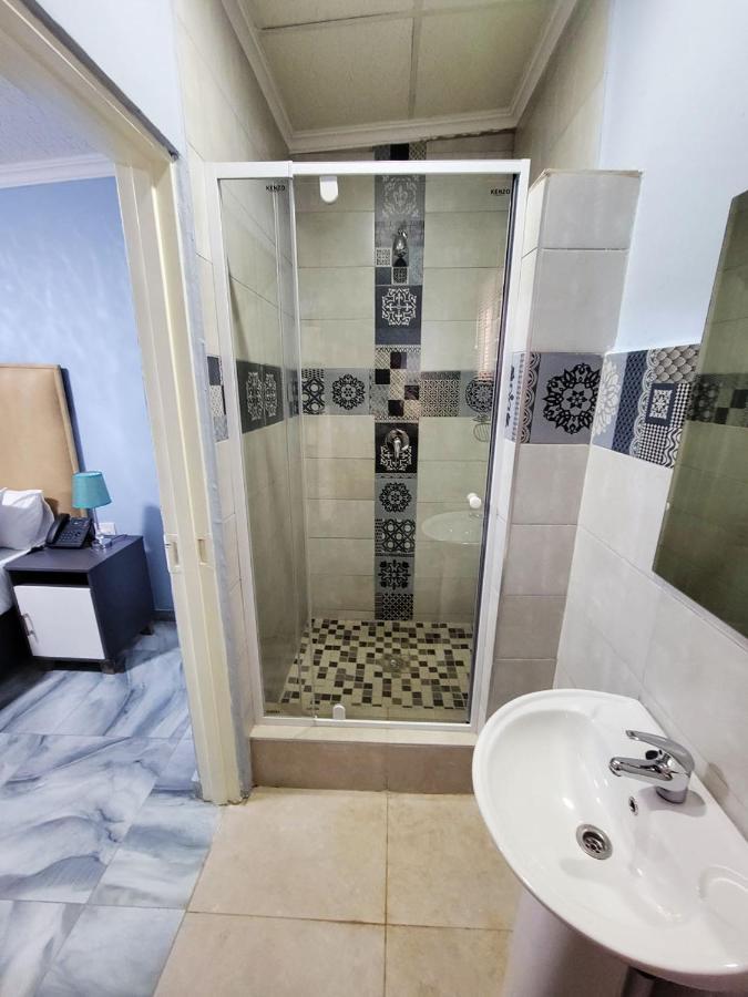 La-Nuel Guest Lodge Boksburg Buitenkant foto