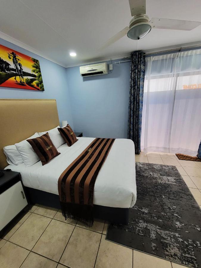 La-Nuel Guest Lodge Boksburg Buitenkant foto