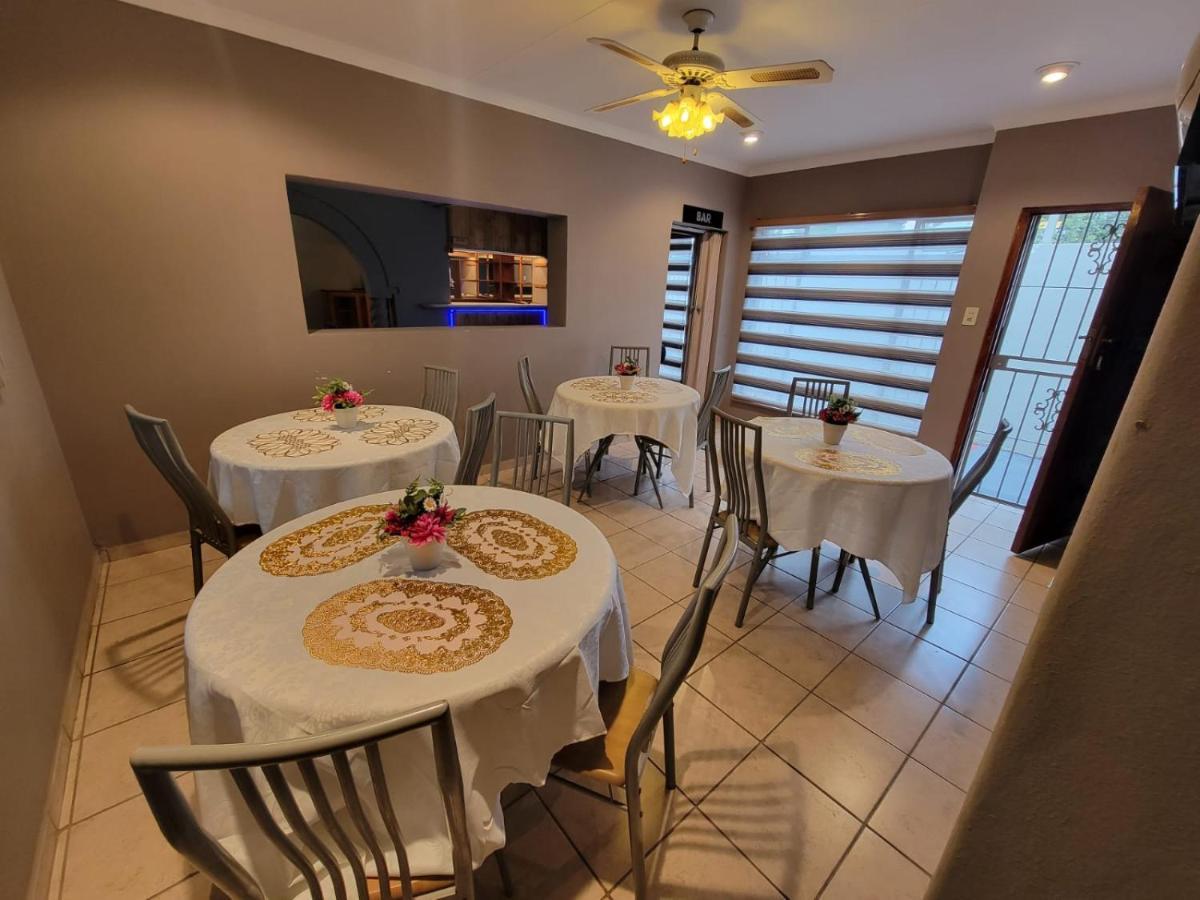 La-Nuel Guest Lodge Boksburg Buitenkant foto