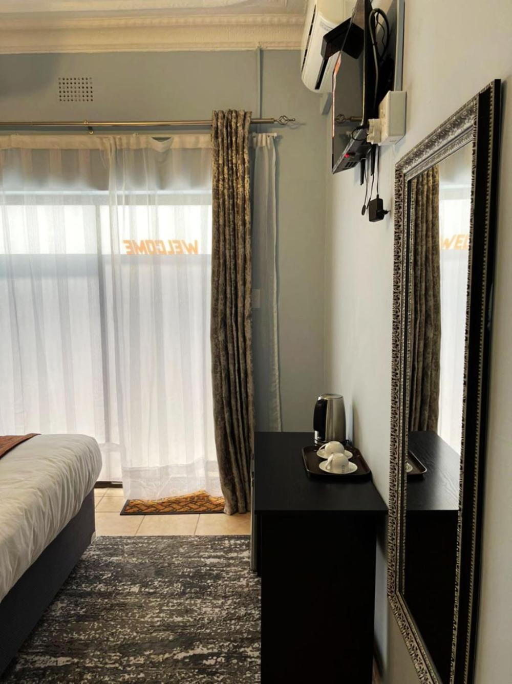La-Nuel Guest Lodge Boksburg Buitenkant foto